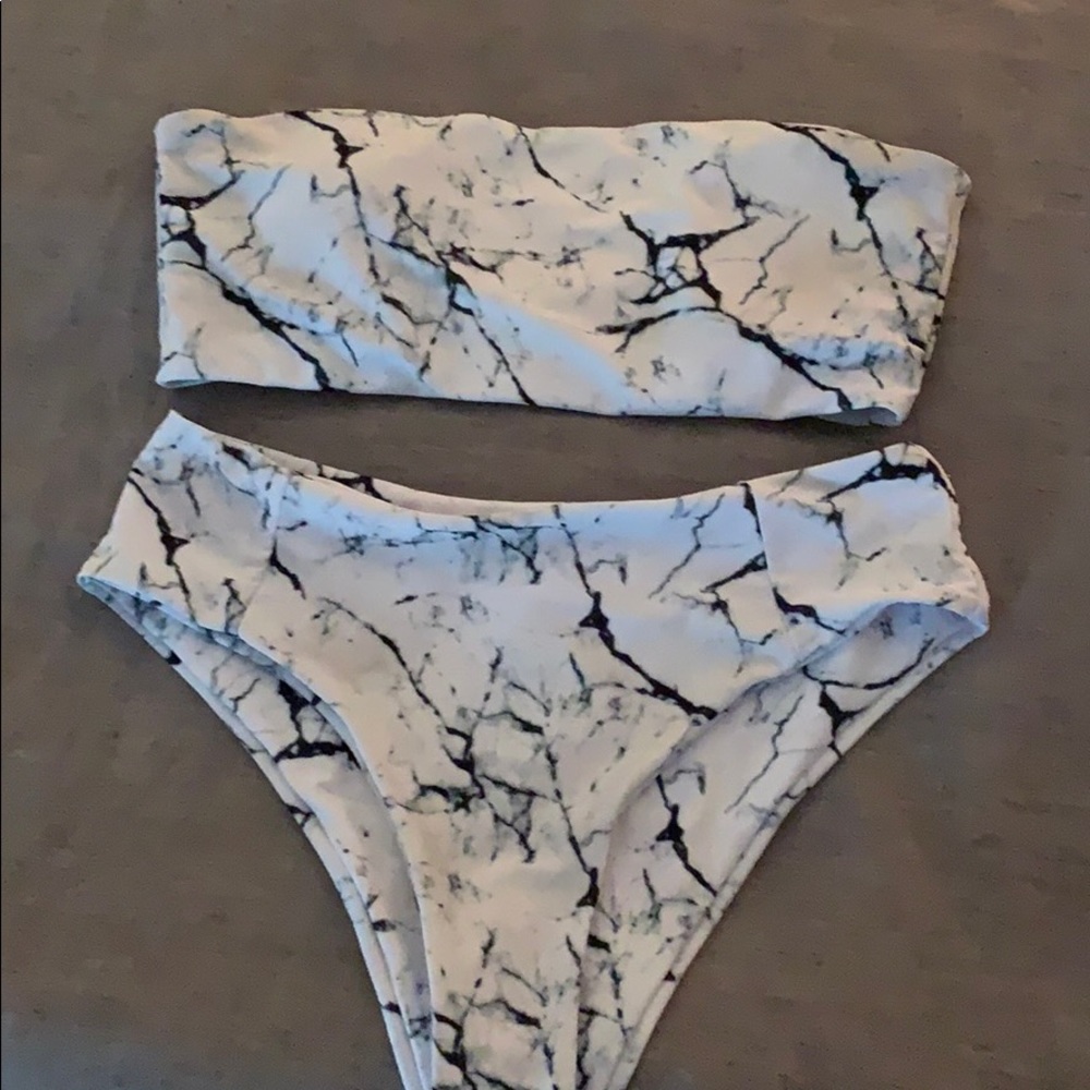 •MAKE OFFER• Marble pattern swim suit